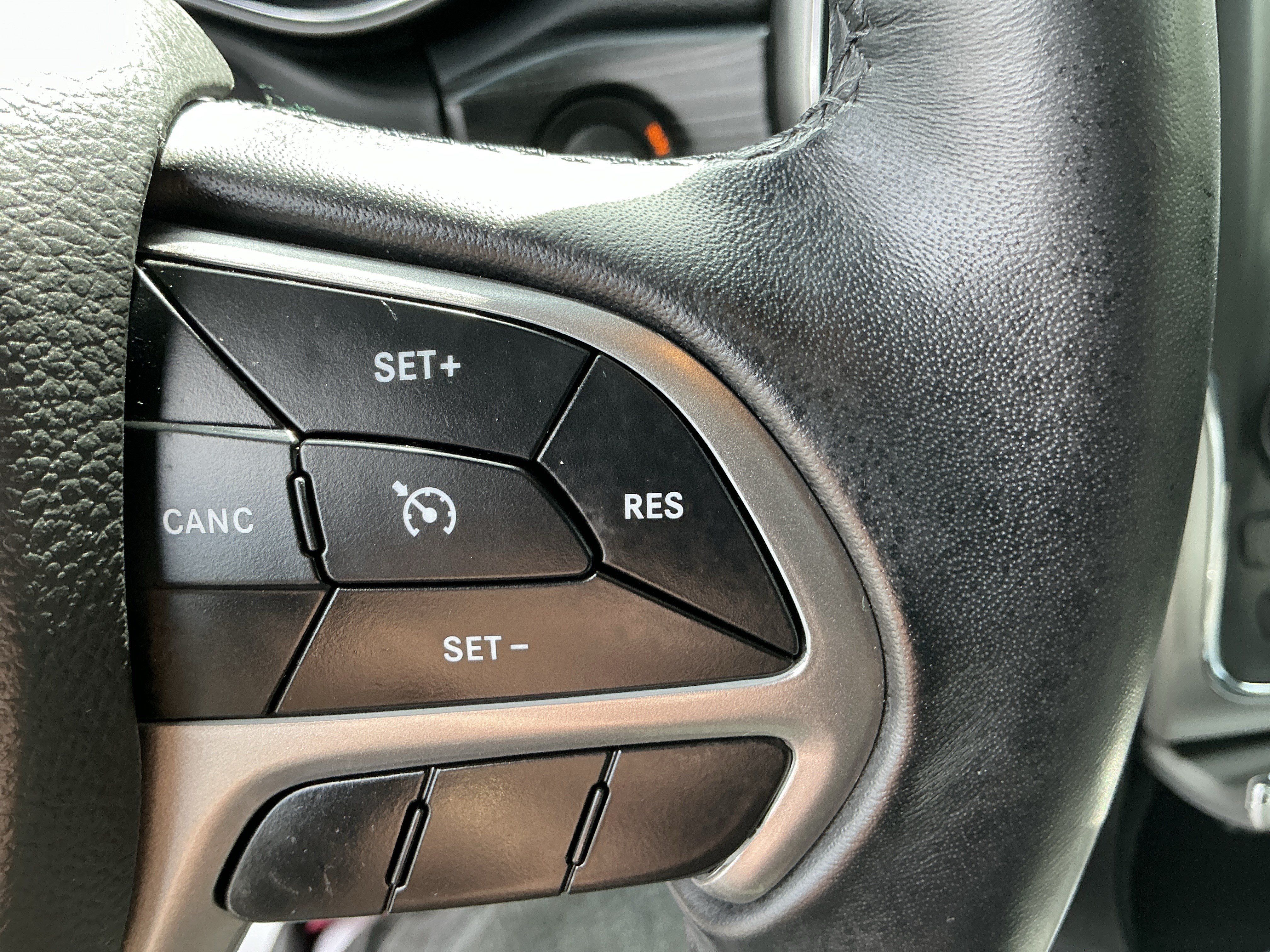 Used 2021 Jeep Grand Cherokee Laredo AWD/4WD image 18