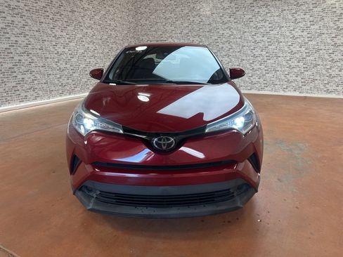 Used 2019 Toyota C-HR LE image 2