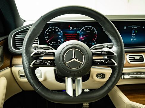 Used 2025 Mercedes-Benz GLS 450 4MATIC image 42