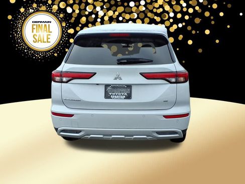 Used 2024 Mitsubishi Outlander SE image 6
