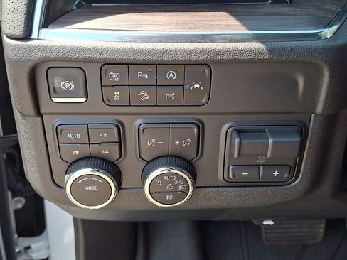 Used 2025 Chevrolet Tahoe Premier w/ Sun And Tow Package image 23