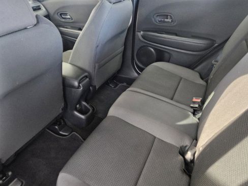 Used 2019 Honda HR-V Sport image 9