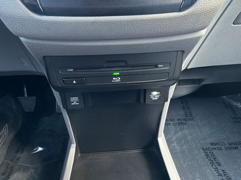 Used 2018 Honda Odyssey Elite image 16