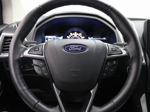 Used 2024 Ford Edge Titanium image 33