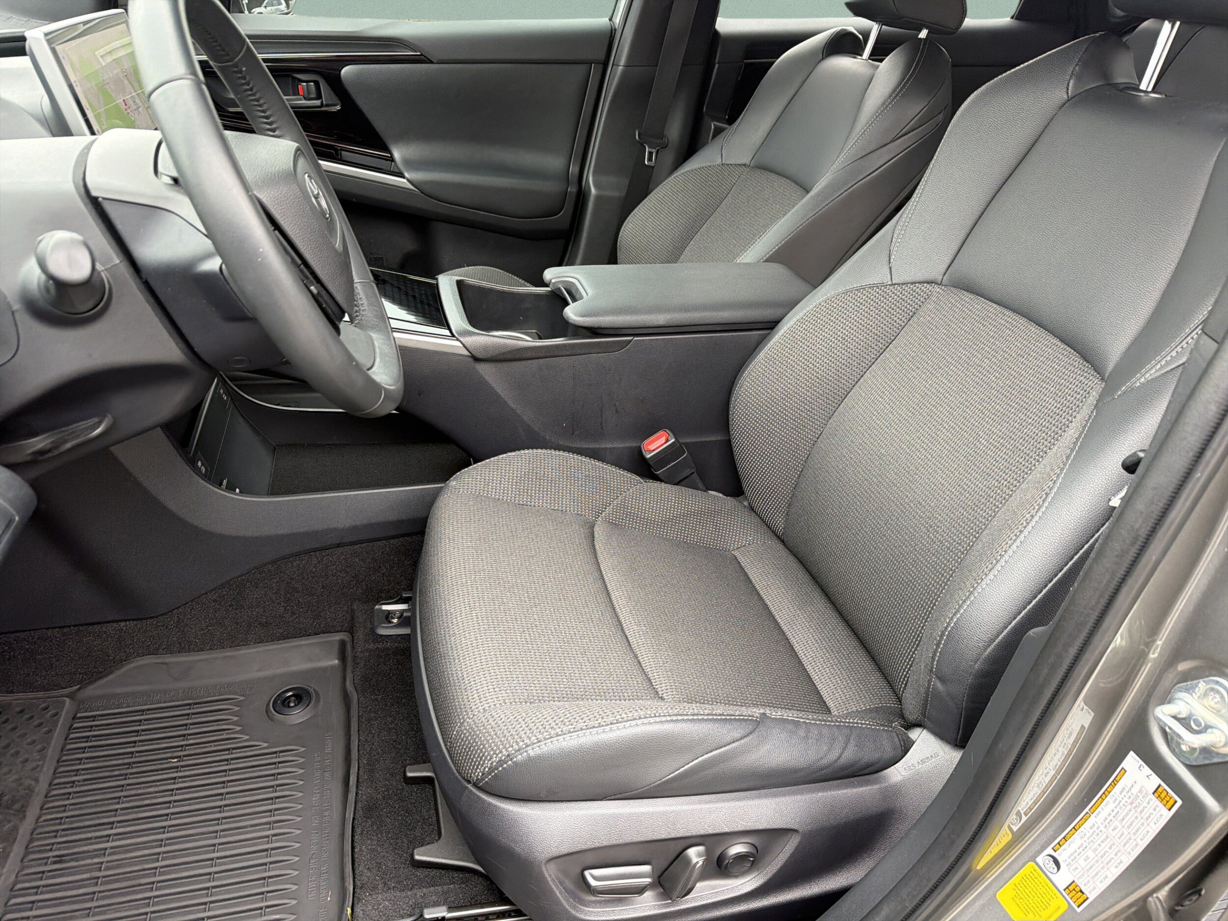 Certified 2025 Toyota bZ4X FWD image 28