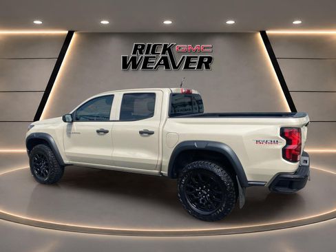 Used 2024 Chevrolet Colorado Trail Boss w/ Advanced Trailering Package AWD/4WD image 3
