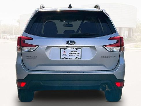 Used 2024 Subaru Forester Premium AWD/4WD image 5