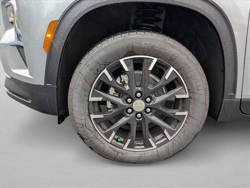 New 2026 Chevrolet Traverse LT w/ Sun and Wheel Package image 9