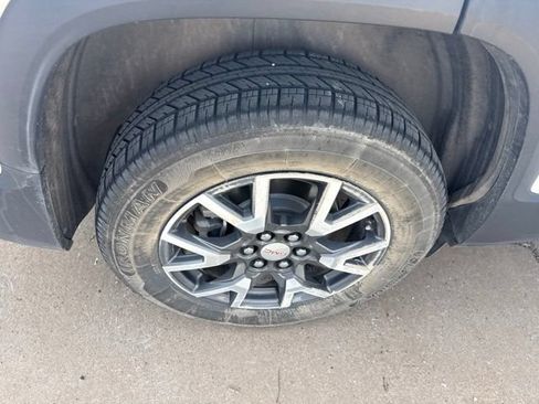 Used 2020 GMC Acadia SLE FWD image 5