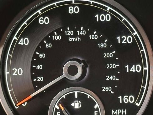 Used 2025 Genesis GV70 2.5T image 30