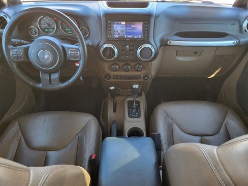 Used 2014 Jeep Wrangler Unlimited Rubicon w/ Connectivity Group image 22