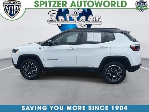 Used 2025 Jeep Compass Trailhawk w/ Trailer Tow Group AWD/4WD image 6