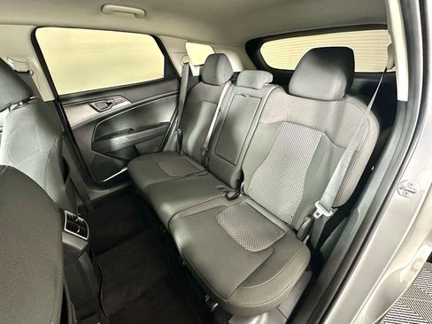 Used 2023 Kia Sportage LX image 28