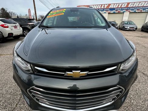 Used 2020 Chevrolet Trax LT AWD/4WD image 2
