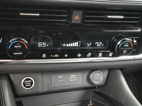 Certified 2023 Nissan Rogue SL FWD image 18