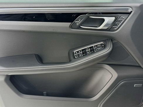 New 2026 Porsche Macan image 11