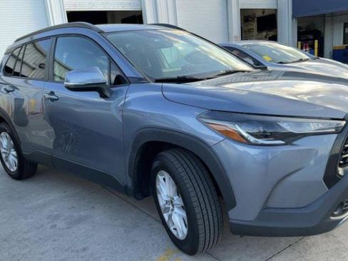 Used 2022 Toyota Corolla Cross LE image 3