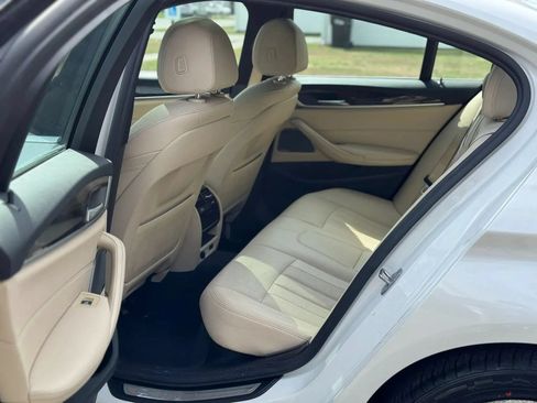 Used 2022 BMW 530i w/ Premium Package RWD image 13