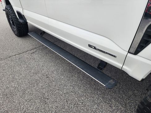 Used 2024 Ford F250 Platinum w/ FX4 Off-Road Package image 18