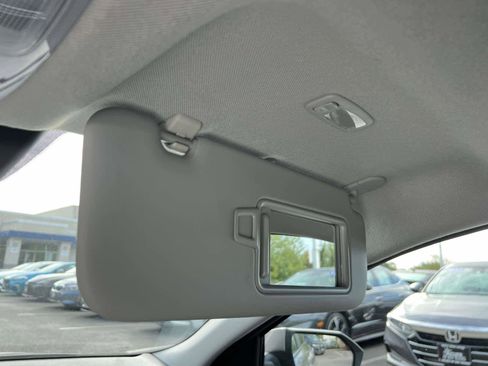 Used 2023 Hyundai Elantra Limited image 30