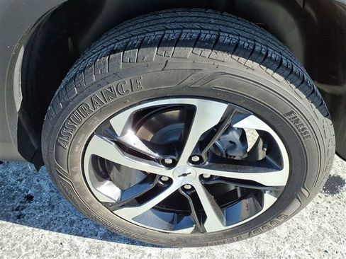 Certified 2024 Chevrolet Trax RS w/ Driver Confidence Package image 21