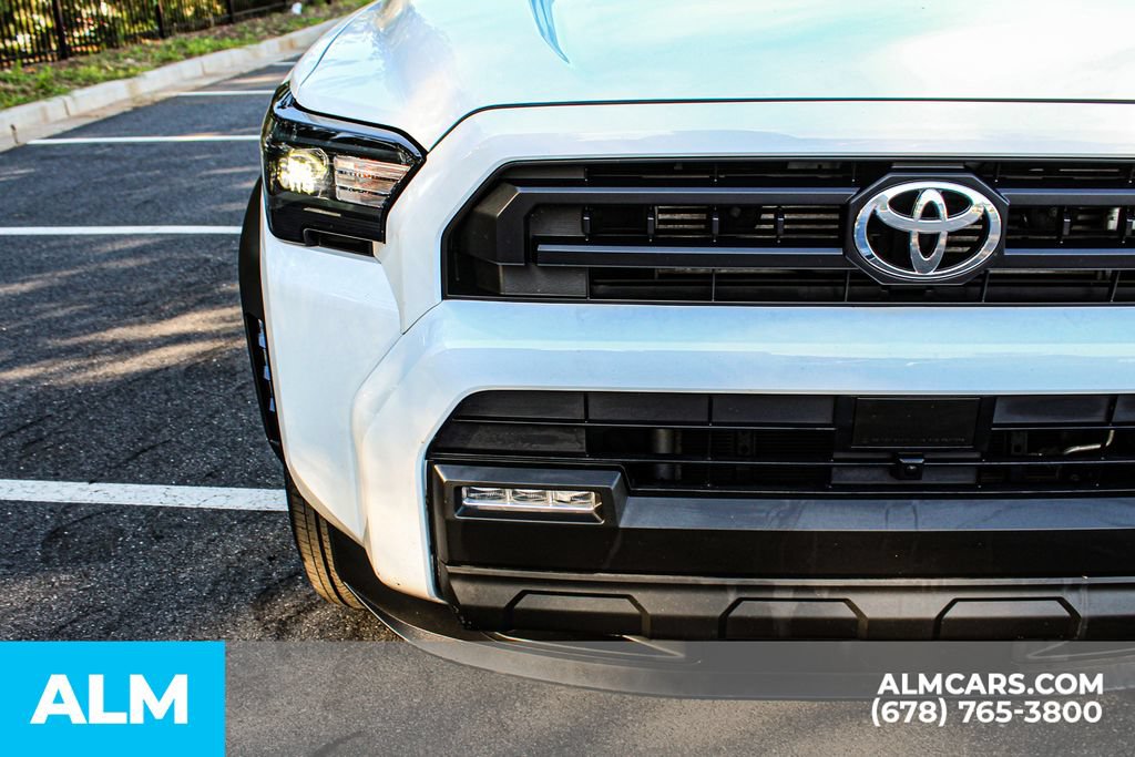 Used 2025 Toyota 4Runner SR5 AWD/4WD image 11