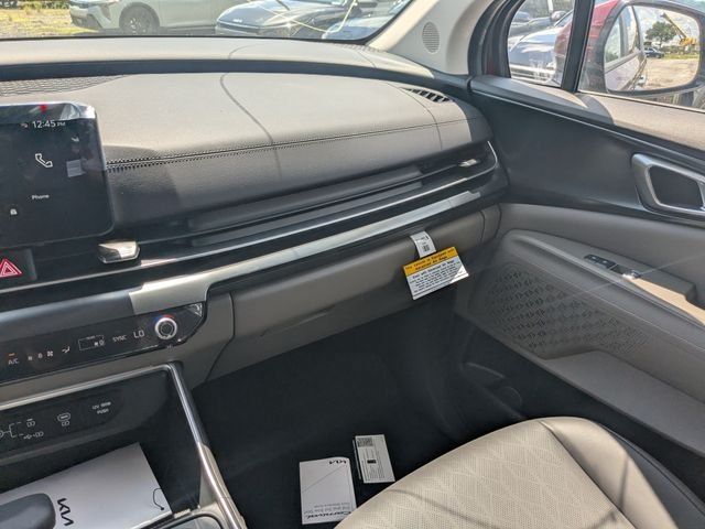 New 2026 Kia Carnival FWD image 18