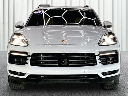Used 2023 Porsche Cayenne S Platinum AWD/4WD image 2