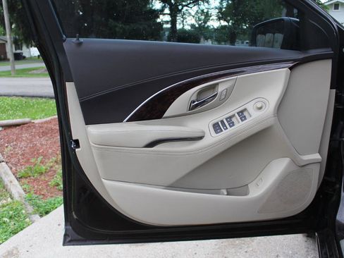 Used 2015 Buick LaCrosse Leather FWD image 12