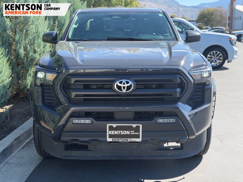 Used 2025 Toyota Tacoma SR5 AWD/4WD image 2