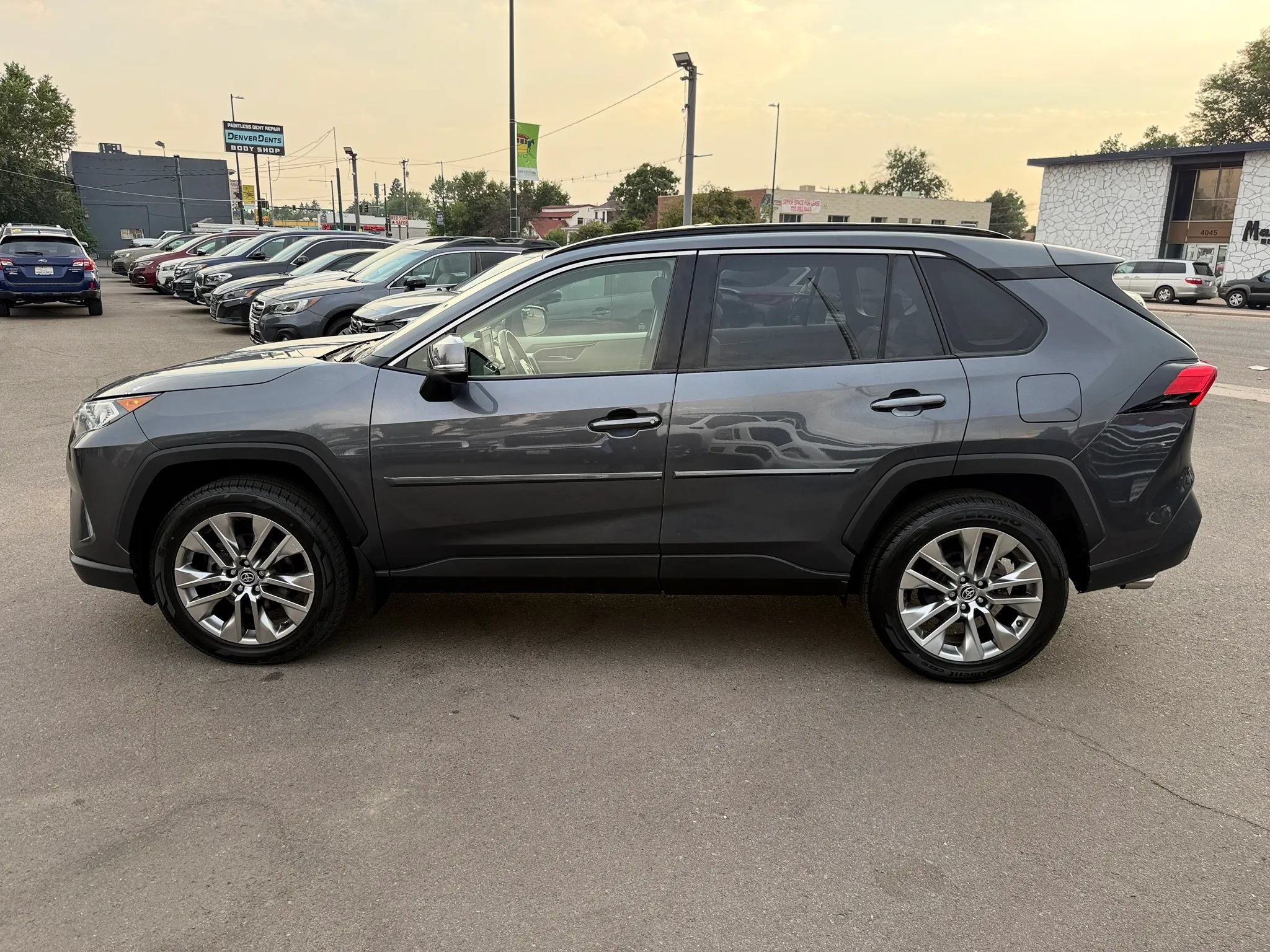 Used 2020 Toyota RAV4 XLE Premium AWD/4WD image 6