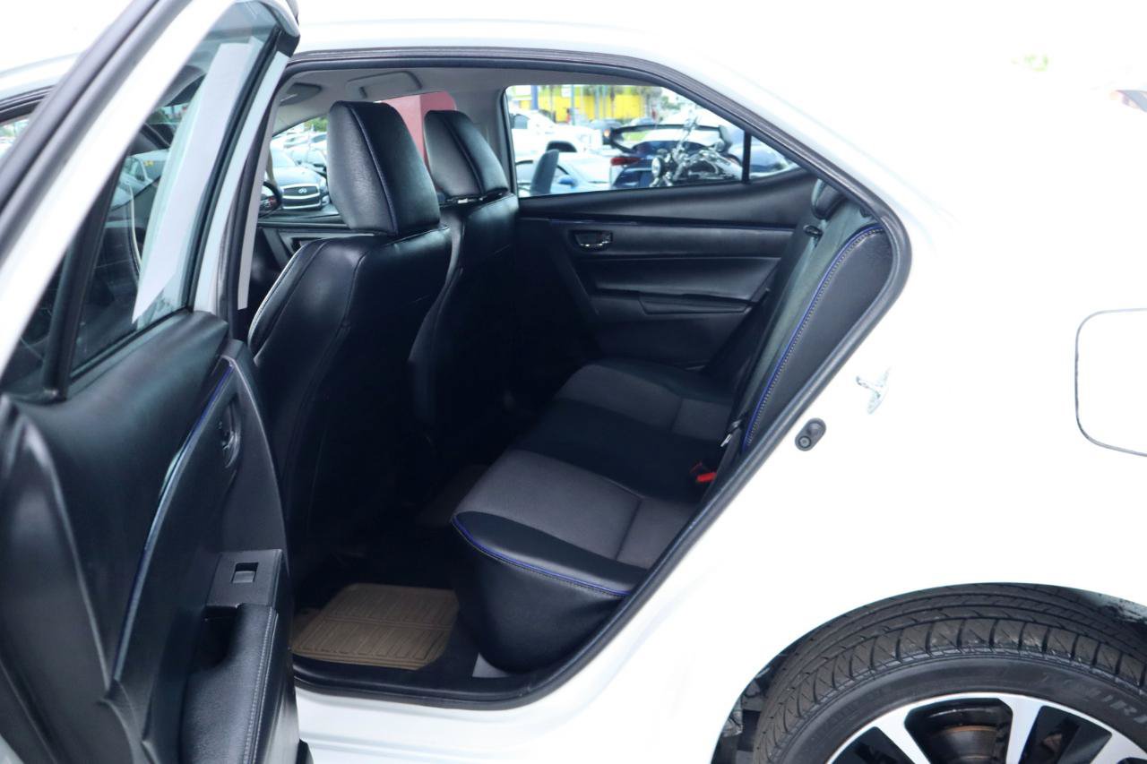 Used 2018 Toyota Corolla SE FWD image 28