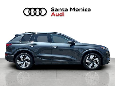 Used 2025 Audi Q6 e-tron Premium Plus w/ Premium Plus AWD/4WD image 8