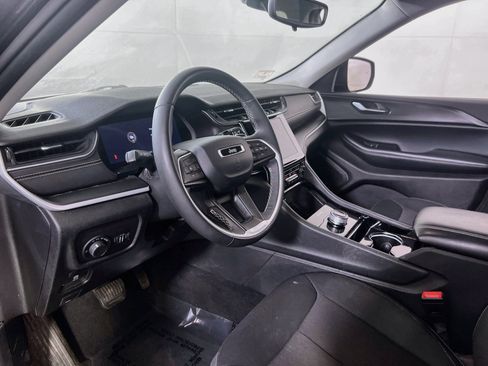 Used 2023 Jeep Grand Cherokee L Laredo w/ Luxury Tech Group I AWD/4WD image 9