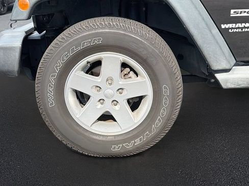 Used 2015 Jeep Wrangler Unlimited Sport AWD/4WD image 10