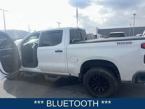 Used 2021 Chevrolet Silverado 1500 LT Trail Boss w/ Convenience Package II image 3