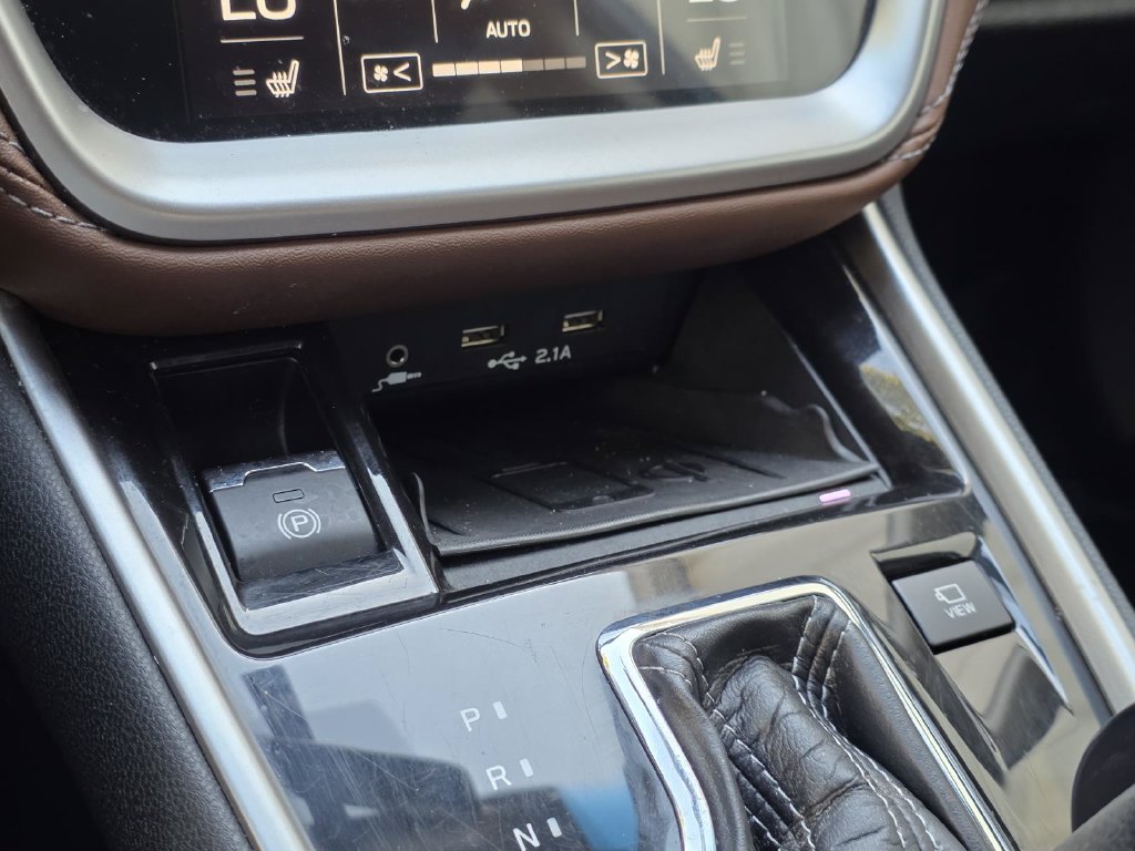Used 2022 Subaru Outback Touring AWD/4WD image 21