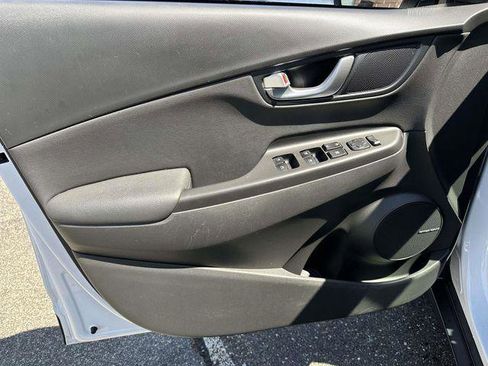 Used 2023 Hyundai Kona Limited w/ Cargo Package AWD/4WD image 18