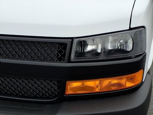 New 2025 Chevrolet Express 2500 image 8