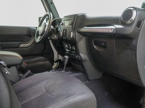 Used 2014 Jeep Wrangler Unlimited Sport w/ Quick Order Package 24S AWD/4WD image 31