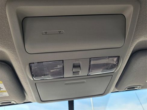 Used 2021 Nissan Frontier S image 22