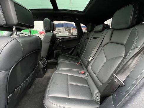 Used 2023 Porsche Macan S image 12