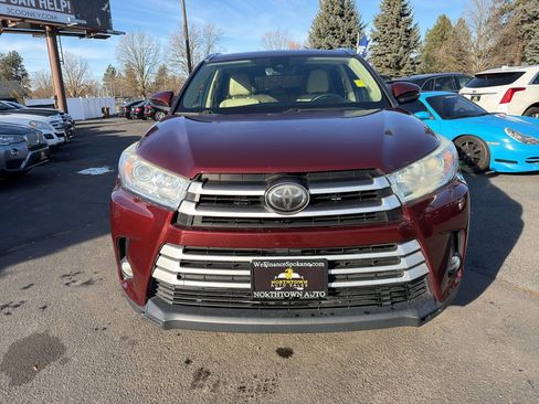 Used 2017 Toyota Highlander XLE image 9