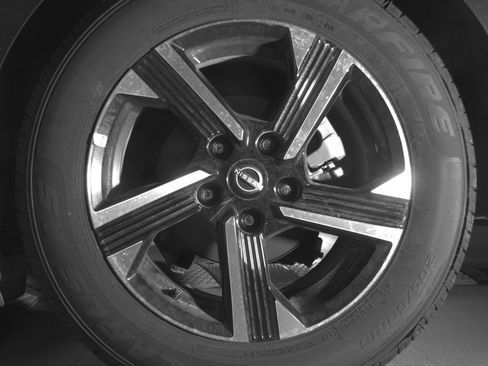 Used 2025 Nissan Sentra SV image 14