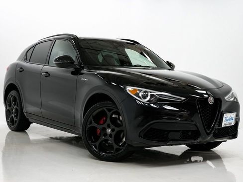 Used 2023 Alfa Romeo Stelvio Veloce image 5
