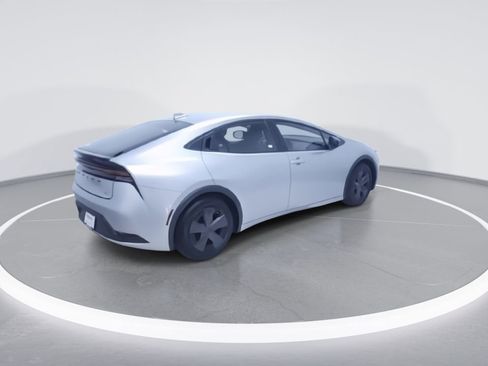 Used 2023 Toyota Prius LE image 8
