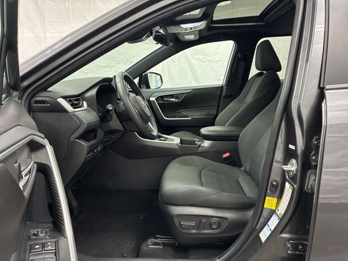 Used 2022 Toyota RAV4 SE w/ Convenience Package AWD/4WD image 12