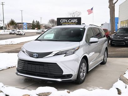 Used 2025 Toyota Sienna XLE