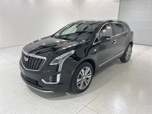 Used 2025 Cadillac XT5 Premium Luxury image 1