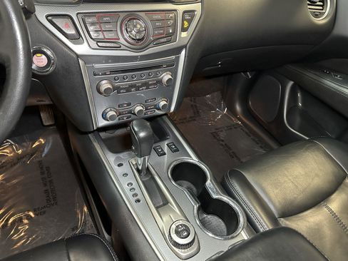 Used 2018 Nissan Pathfinder SL w/ Midnight Edition Package image 29